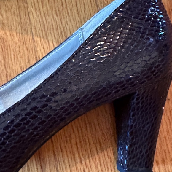 Black Crock-textured Heel - Picture 4 of 6
